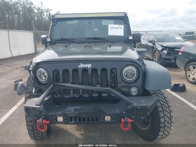 1C4BJWDG8JL814753 Jeep Wrangler Jk Unlimited Sport S 4x4