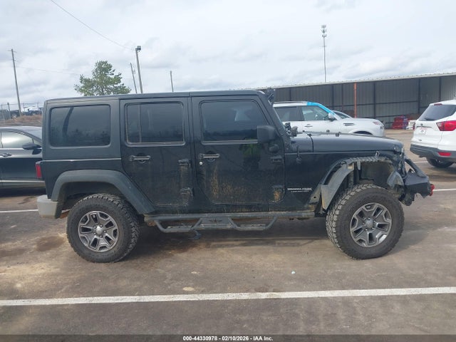 1C4BJWDG8JL814753 Jeep Wrangler Jk Unlimited Sport S 4x4