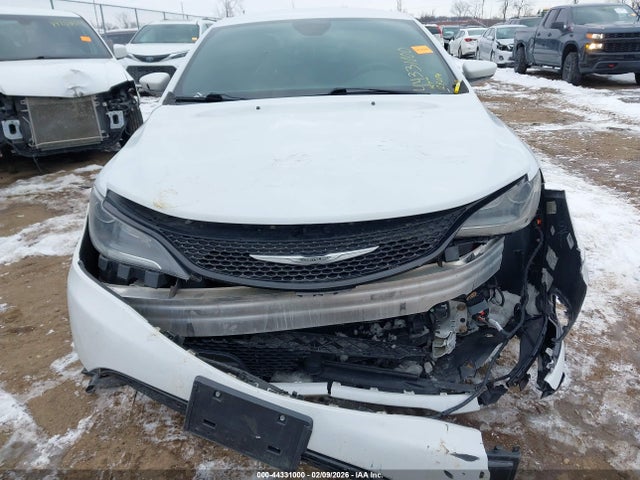 44331000 :رقم المزاد ، 1C3CCCBB9FN717906 vin ، 2015 Chrysler 200 S مزاد بيع