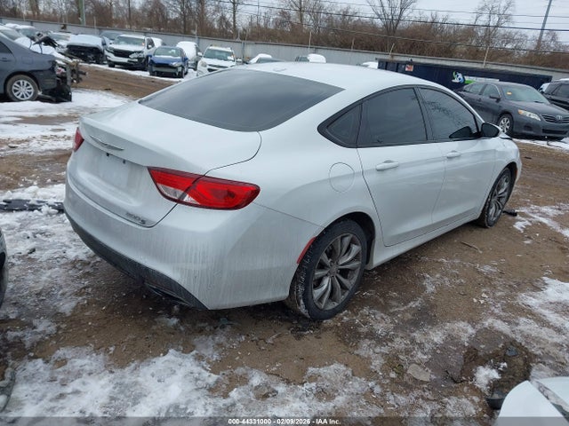 44331000 :رقم المزاد ، 1C3CCCBB9FN717906 vin ، 2015 Chrysler 200 S مزاد بيع