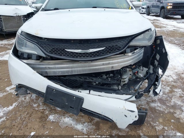 44331000 :رقم المزاد ، 1C3CCCBB9FN717906 vin ، 2015 Chrysler 200 S مزاد بيع