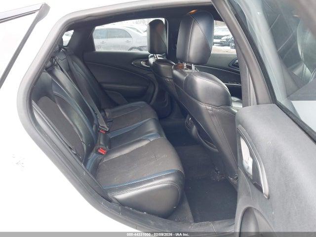 44331000 :رقم المزاد ، 1C3CCCBB9FN717906 vin ، 2015 Chrysler 200 S مزاد بيع