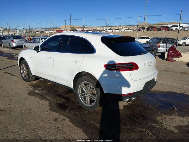 2017 PORSCHE MACAN WP1AB2A54HLB20137 Photo 2