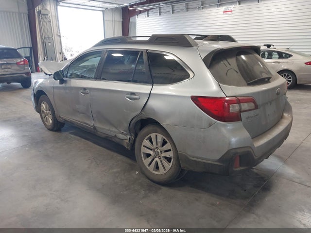 2019 SUBARU OUTBACK 4S4BSAFC5K3241334 Photo 2