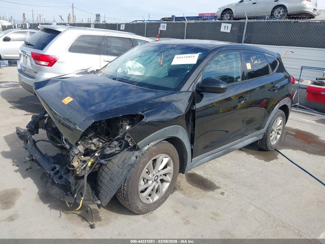 KM8J23A47HU440900 Hyundai TUCSON SE