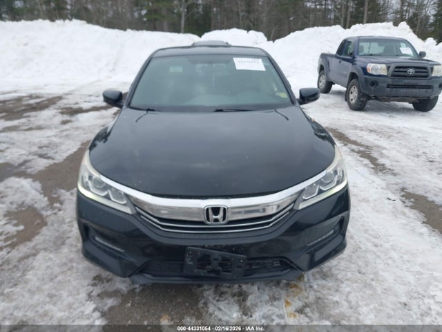 1HGCR2F56HA158139 Honda Accord Sport