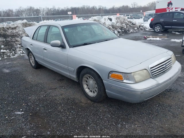 1999 FORD CROWN VICTORIA 2FAFP74W2XX158435