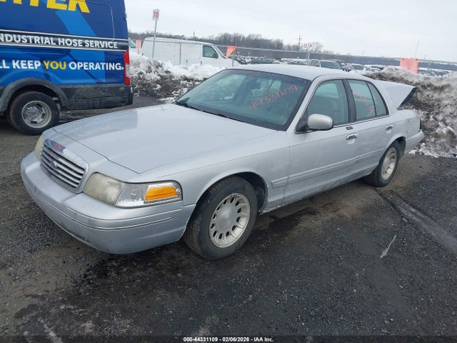 1999 FORD CROWN VICTORIA 2FAFP74W2XX158435 Photo 1