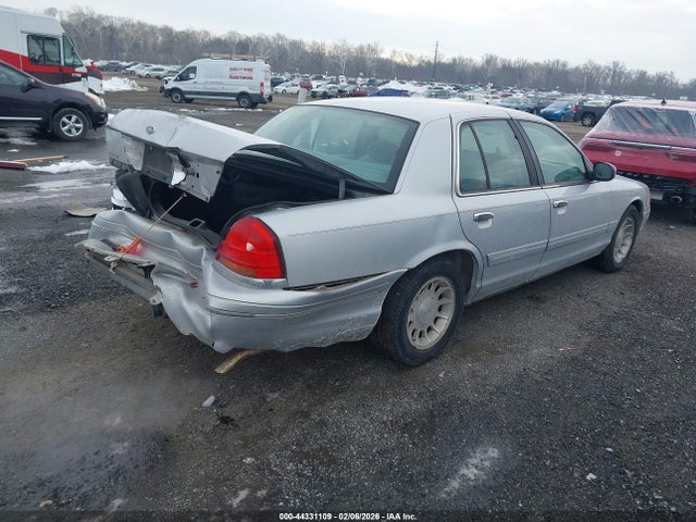 1999 FORD CROWN VICTORIA 2FAFP74W2XX158435 Photo 3