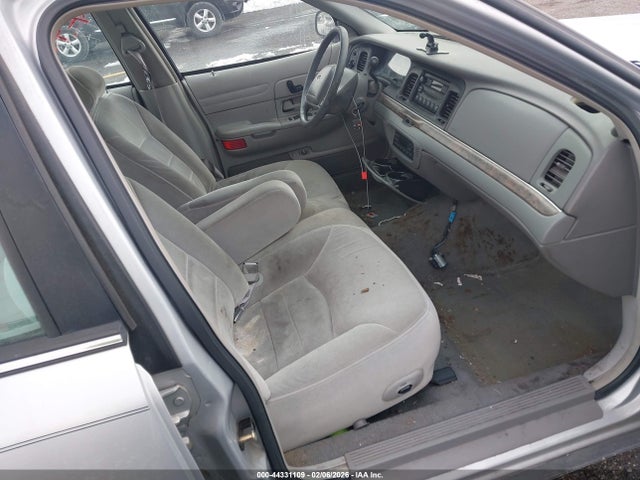 1999 FORD CROWN VICTORIA 2FAFP74W2XX158435 Photo 4