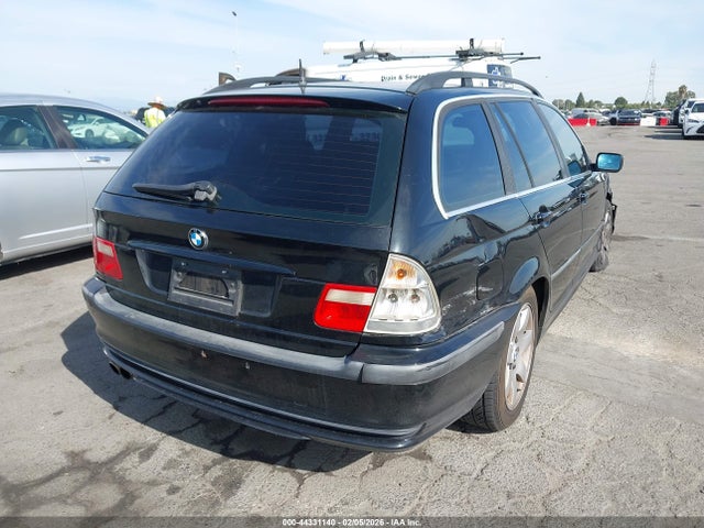 44331140 :رقم المزاد ، WBAAX13404PJ00663 vin ، 2004 Bmw 325it مزاد بيع