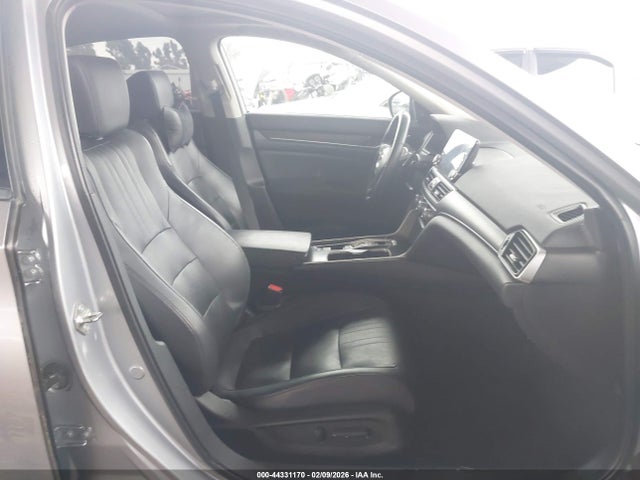 1HGCV2F94JA036724 Honda Accord Touring 2.0t