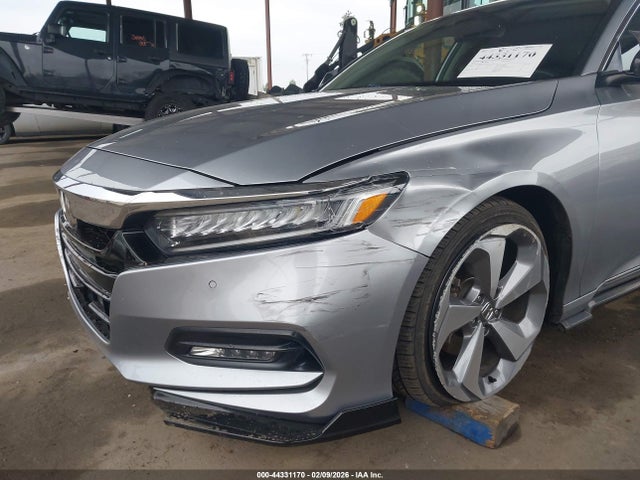 1HGCV2F94JA036724 Honda Accord Touring 2.0t