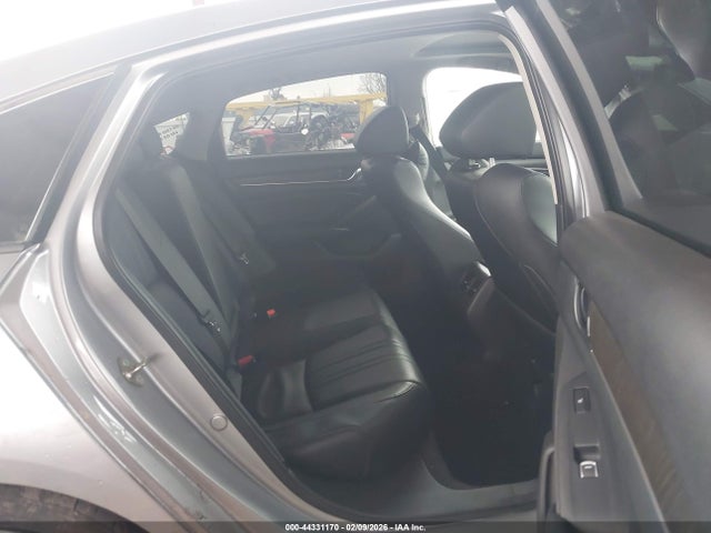 1HGCV2F94JA036724 Honda Accord Touring 2.0t
