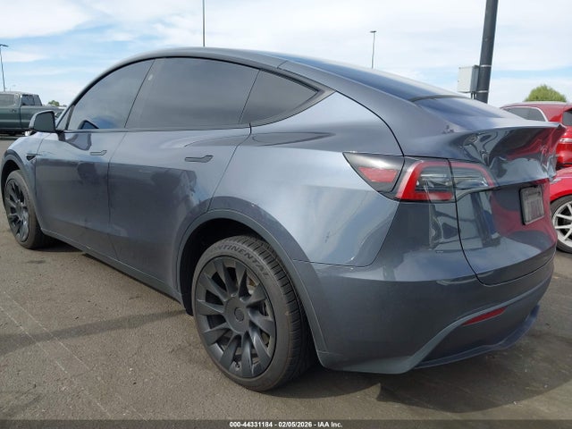 2023 TESLA MODEL Y 7SAYGDEE2PA176005 Photo 2