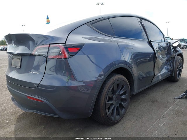 2023 TESLA MODEL Y 7SAYGDEE2PA176005 Photo 3