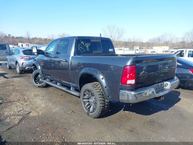 2015 RAM 2500 3C6UR5DJ2FG529999 Photo 2