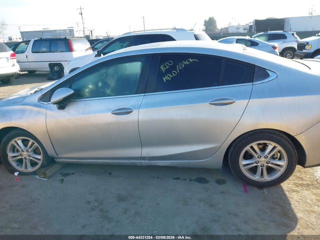 1G1BE5SM0H7201707 Chevrolet Cruze Lt Auto
