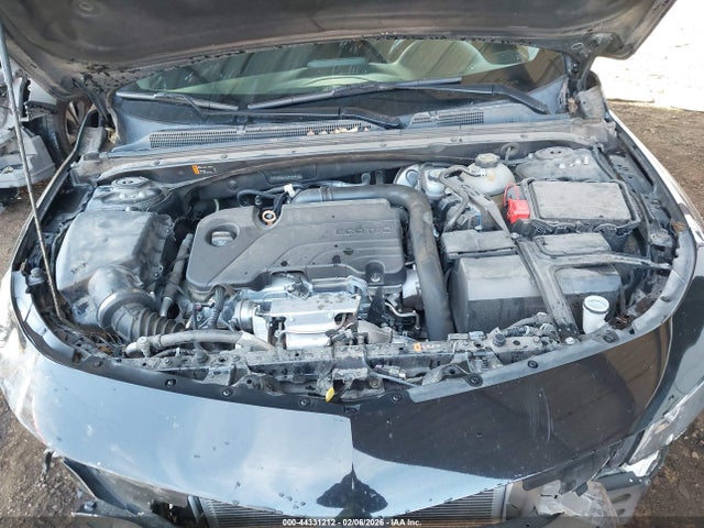 1G1ZD5ST5JF229913 Chevrolet MALIBU LT