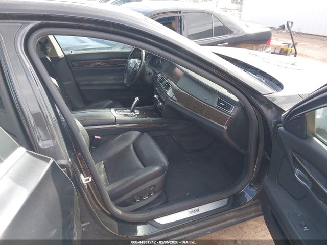 2011 BMW 740I WBAKA4C56BC612819 Photo 4