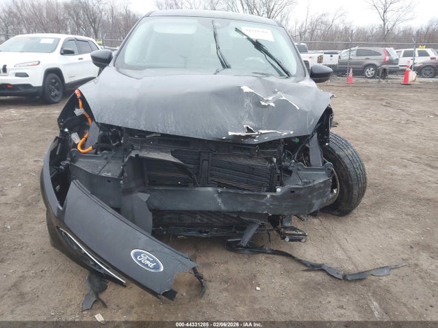 1FMCU0BZ3MUA39172 Ford Escape Se Hybrid