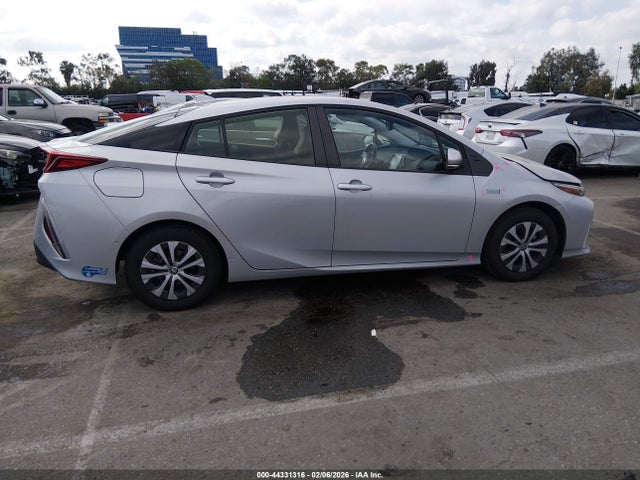 JTDKAMFP1M3183513 Toyota Prius Prime Limited