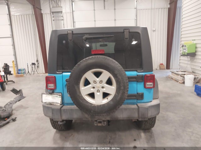 1C4BJWDG4HL624040 Jeep Wrangler Unlimited Sport 4x4