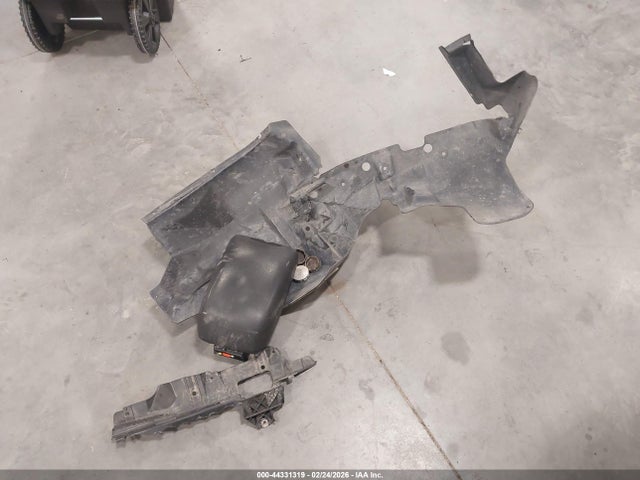 1C4BJWDG4HL624040 Jeep Wrangler Unlimited Sport 4x4