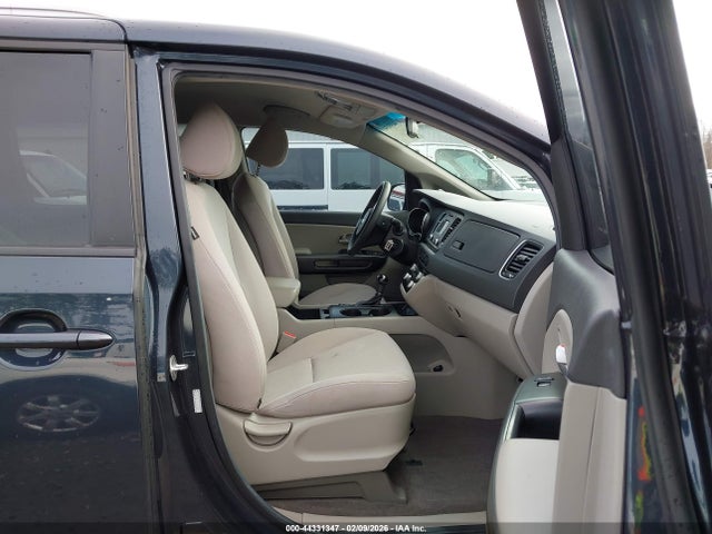 KNDMB5C10G6086642 KIA SEDONA LX