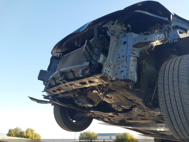 JTDEPRAE6LJ105625 Toyota COROLLA LE