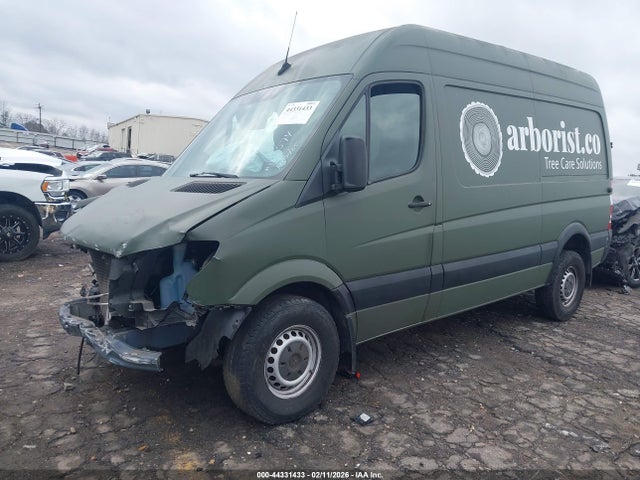 44331433 :رقم المزاد ، WD3PE7CD4JP625074 vin ، 2018 Mercedes-benz Sprinter 2500 Standard Roof V6 مزاد بيع