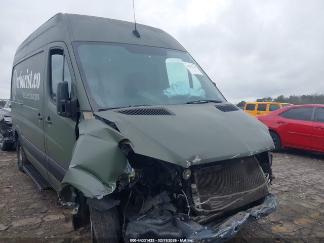 44331433 :رقم المزاد ، WD3PE7CD4JP625074 vin ، 2018 Mercedes-benz Sprinter 2500 Standard Roof V6 مزاد بيع