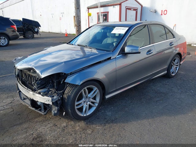 2012 MERCEDES-BENZ C 300 WDDGF8BB8CR205288 Photo 1