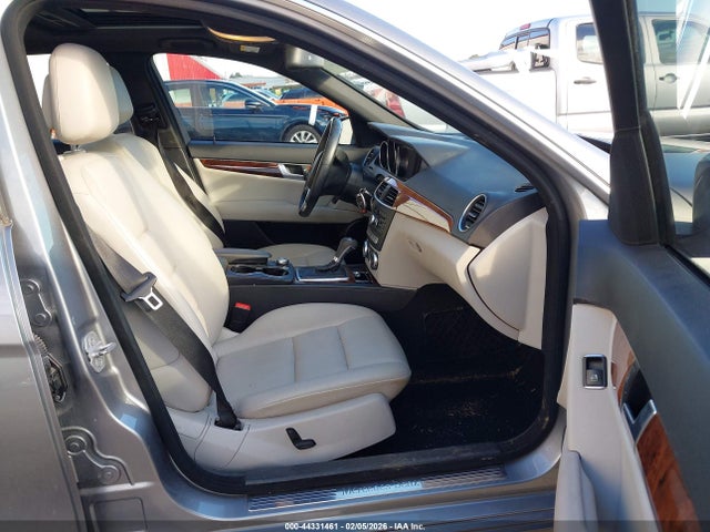 2012 MERCEDES-BENZ C 300 WDDGF8BB8CR205288 Photo 4