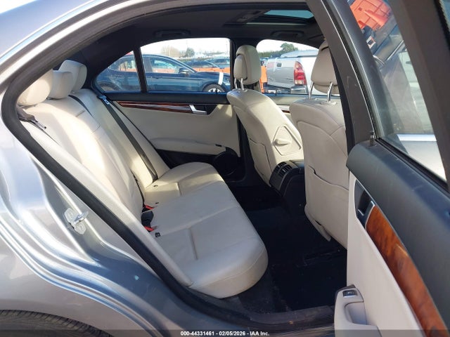 2012 MERCEDES-BENZ C 300 WDDGF8BB8CR205288 Photo 7