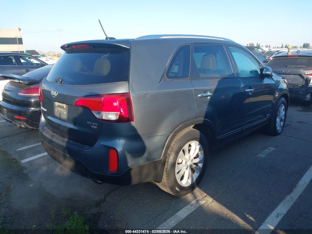 5XYKUDA79EG493047 KIA Sorento Ex V6