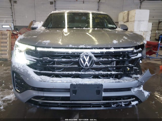Продаж на аукціоні авто 2024 Volkswagen Atlas Cross Sport 2.0t Sel R-line, vin: 1V2AE2CA7RC260184, номер лоту: 44331566