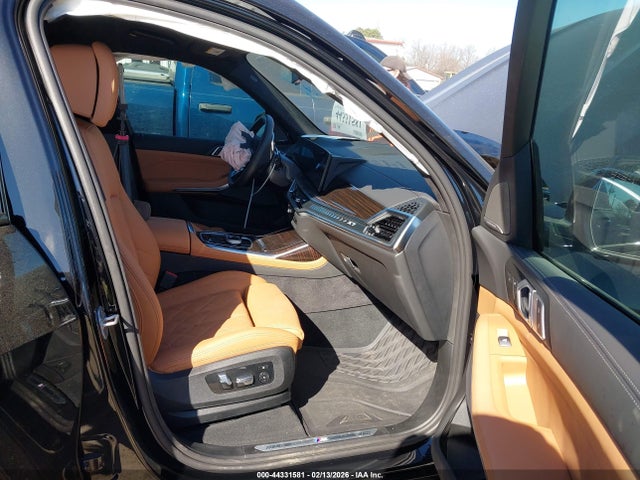 5UX23EM0XT9024585 BMW X7 Xdrive40i