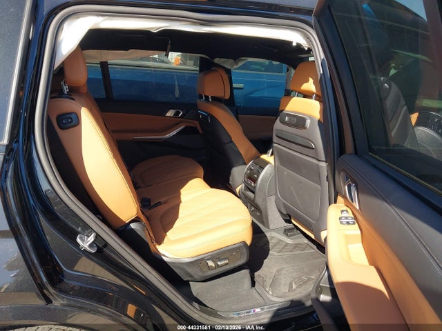 5UX23EM0XT9024585 BMW X7 Xdrive40i