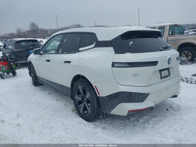 2022 BMW IX WB523CF08NCJ78412 Photo 2