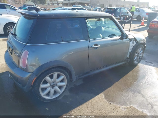 2005 MINI COOPER S WMWRE335X5TL13593 Photo 3