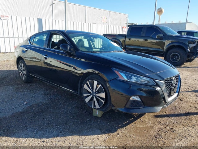 44331623 :رقم المزاد ، 1N4BL4DV8MN388977 vin ، 2021 Nissan Altima Sv Fwd مزاد بيع