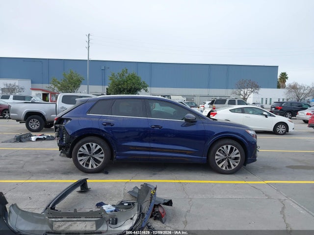 44331629 :رقم المزاد ، WA1BCBFZ2PP012003 vin ، 2023 Audi Q4 E-tron Premium Plus 40 Rwd مزاد بيع