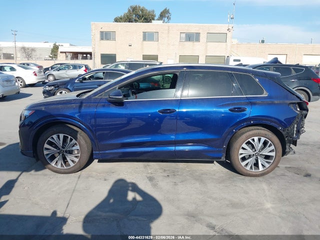 44331629 :رقم المزاد ، WA1BCBFZ2PP012003 vin ، 2023 Audi Q4 E-tron Premium Plus 40 Rwd مزاد بيع