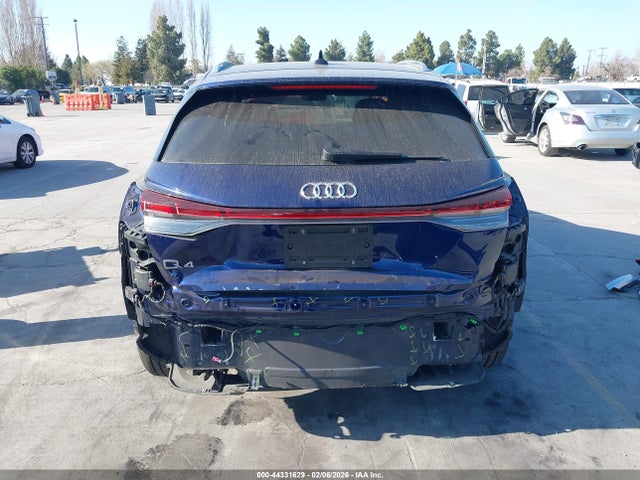 44331629 :رقم المزاد ، WA1BCBFZ2PP012003 vin ، 2023 Audi Q4 E-tron Premium Plus 40 Rwd مزاد بيع
