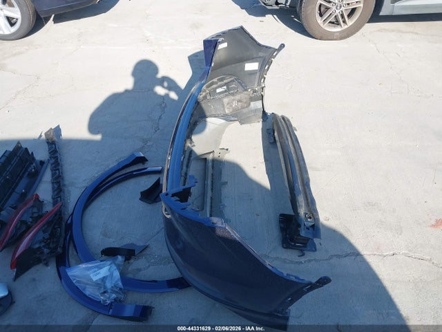 44331629 :رقم المزاد ، WA1BCBFZ2PP012003 vin ، 2023 Audi Q4 E-tron Premium Plus 40 Rwd مزاد بيع