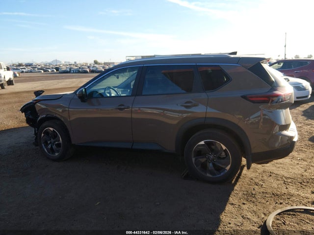5N1BT3BA8RC729149 Nissan Rogue Sv Fwd