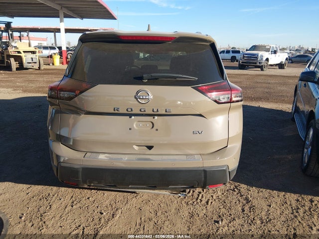 5N1BT3BA8RC729149 Nissan Rogue Sv Fwd