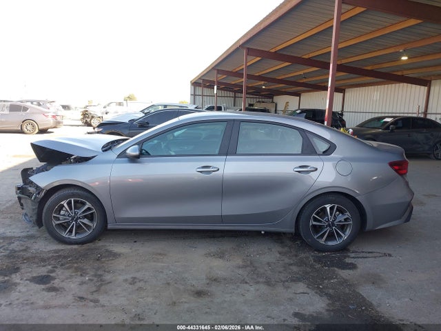 3KPF24AD1RE752338 KIA Forte Lxs