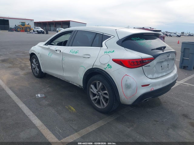 SJKCH5CP2HA039090 Infiniti QX30